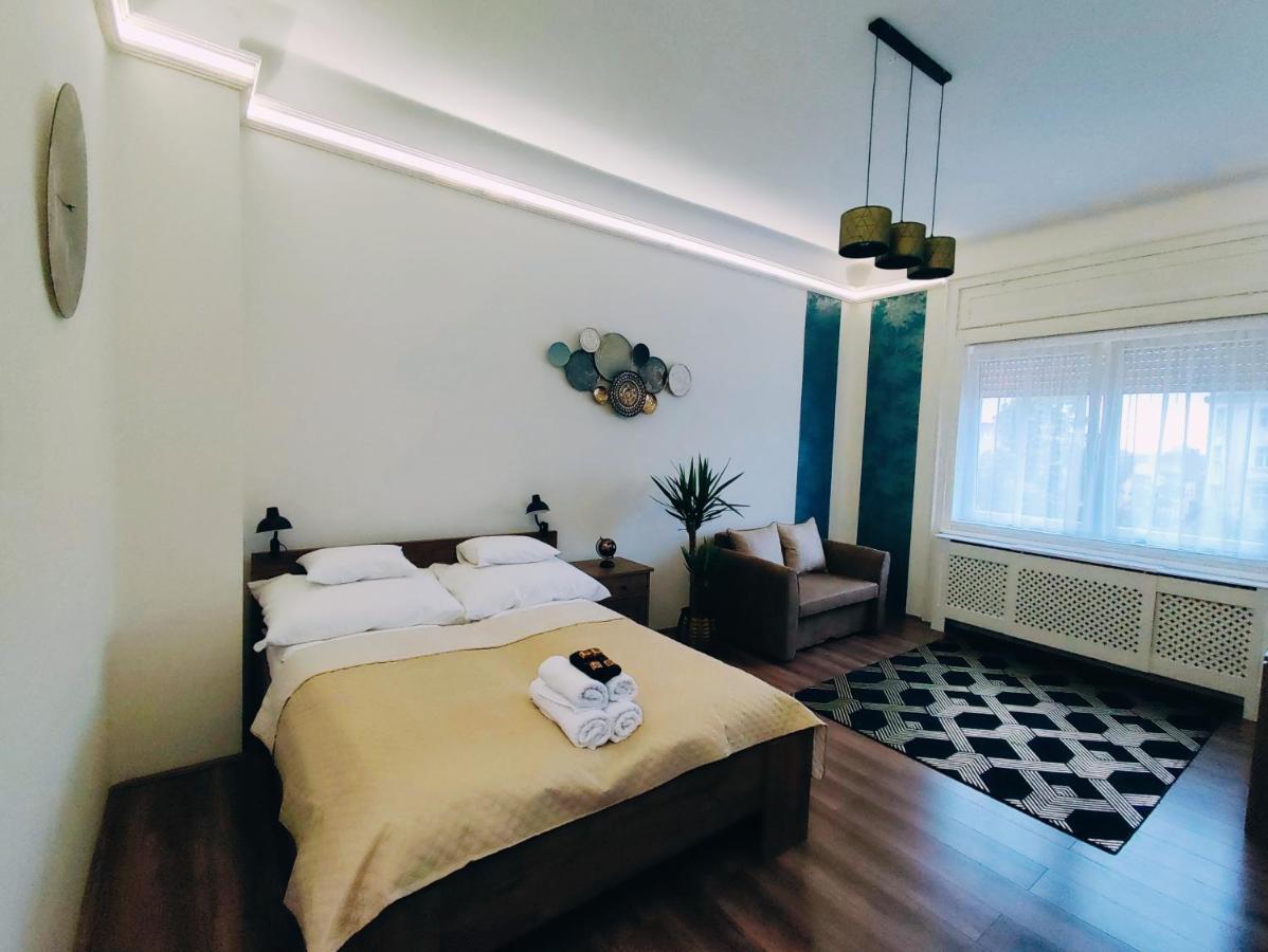 Central Palace Apartman Debreczyn Zewnętrze zdjęcie