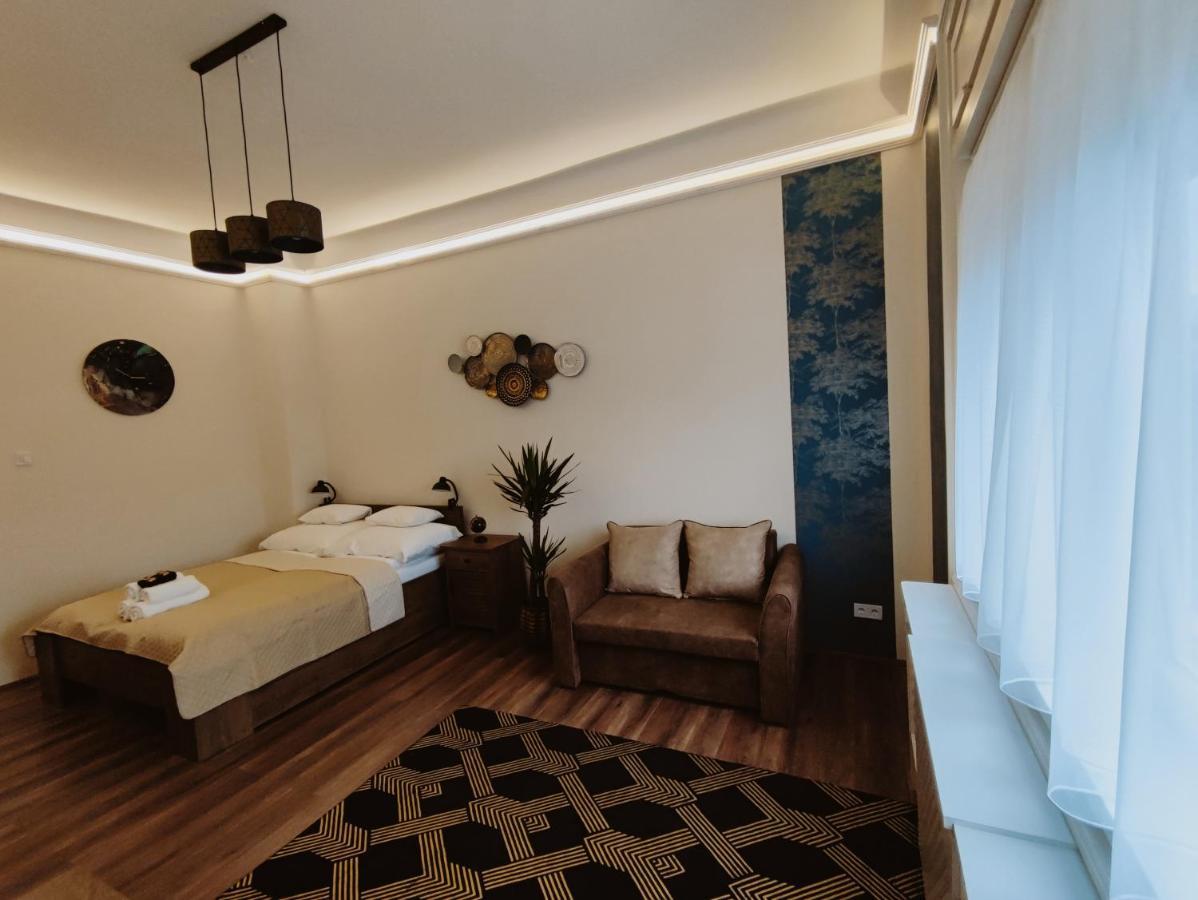 Central Palace Apartman Debreczyn Zewnętrze zdjęcie